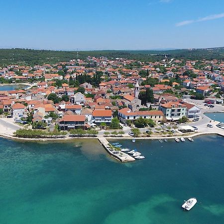 Holiday Home Zemljak Sukosan Exterior photo